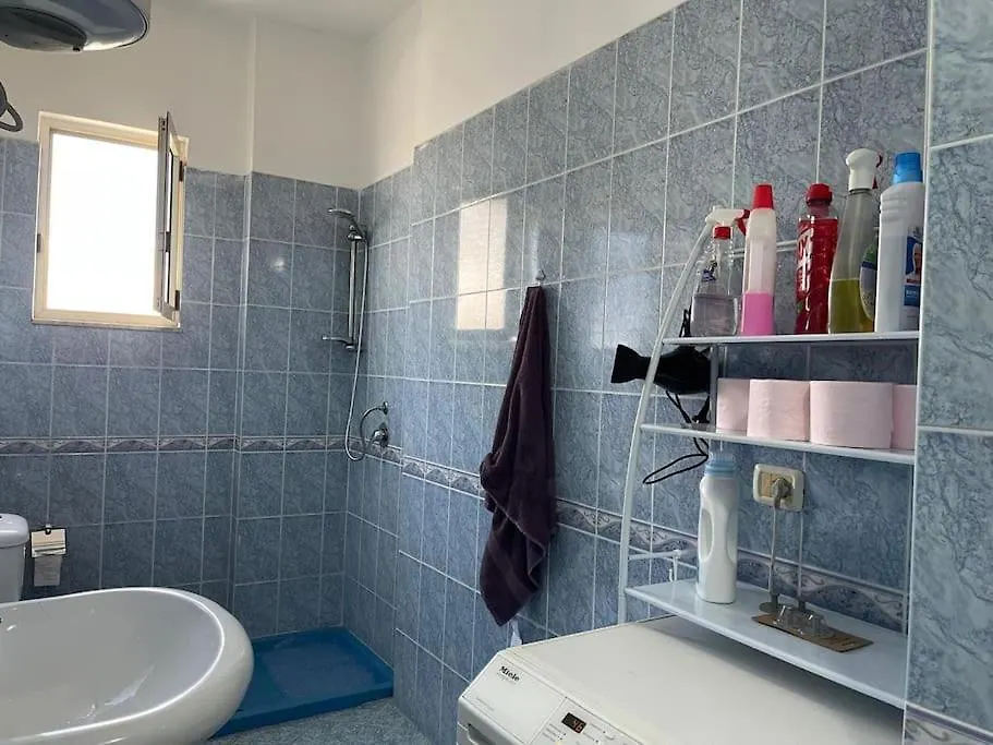 Gjoni Apartments With A Great View دراس 0*,