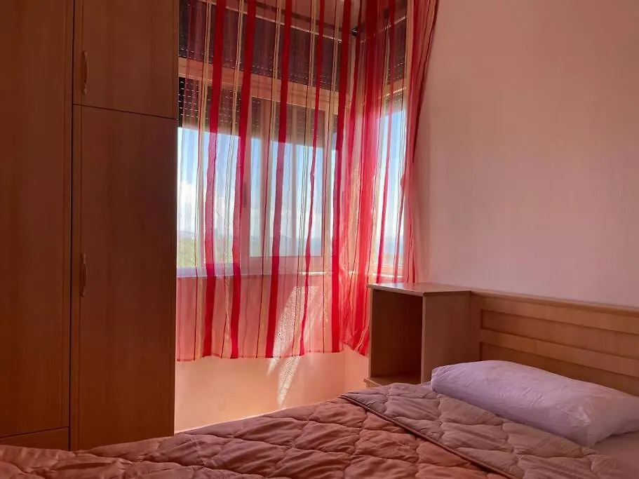 Gjoni Apartments With A Great View دراس