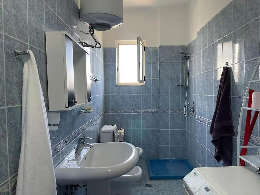 Gjoni Apartments With A Great View دراس