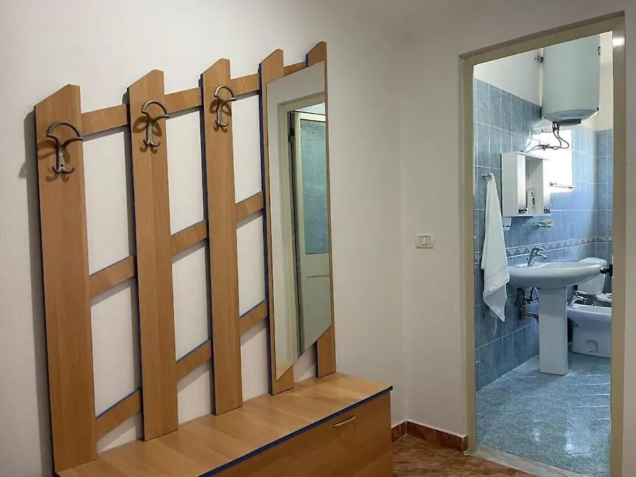 Gjoni Apartments With A Great View دراس