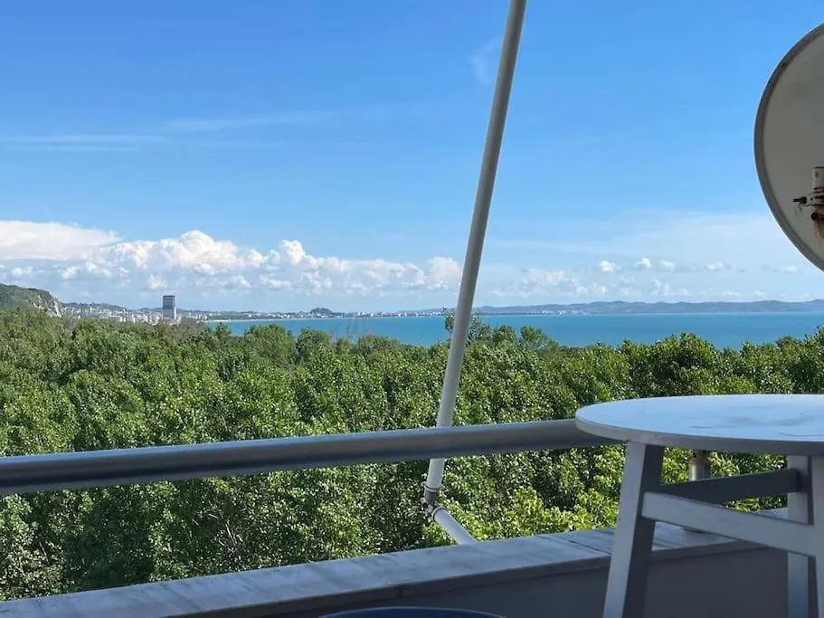 Gjoni Apartments With A Great View دراس